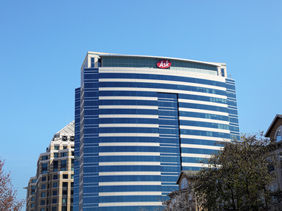 Exterior 555 City Center Building